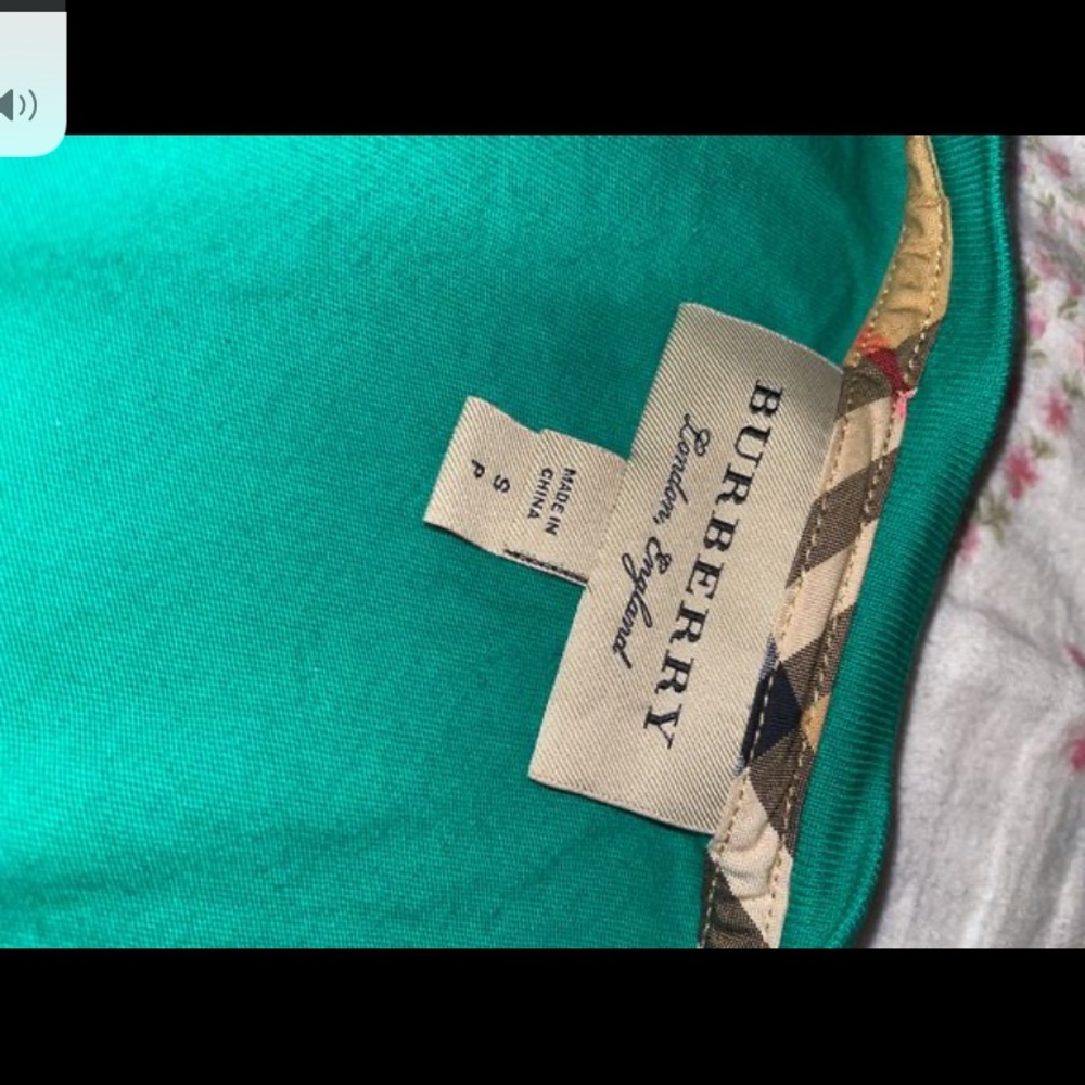 Men Green V Neck T Shirt.